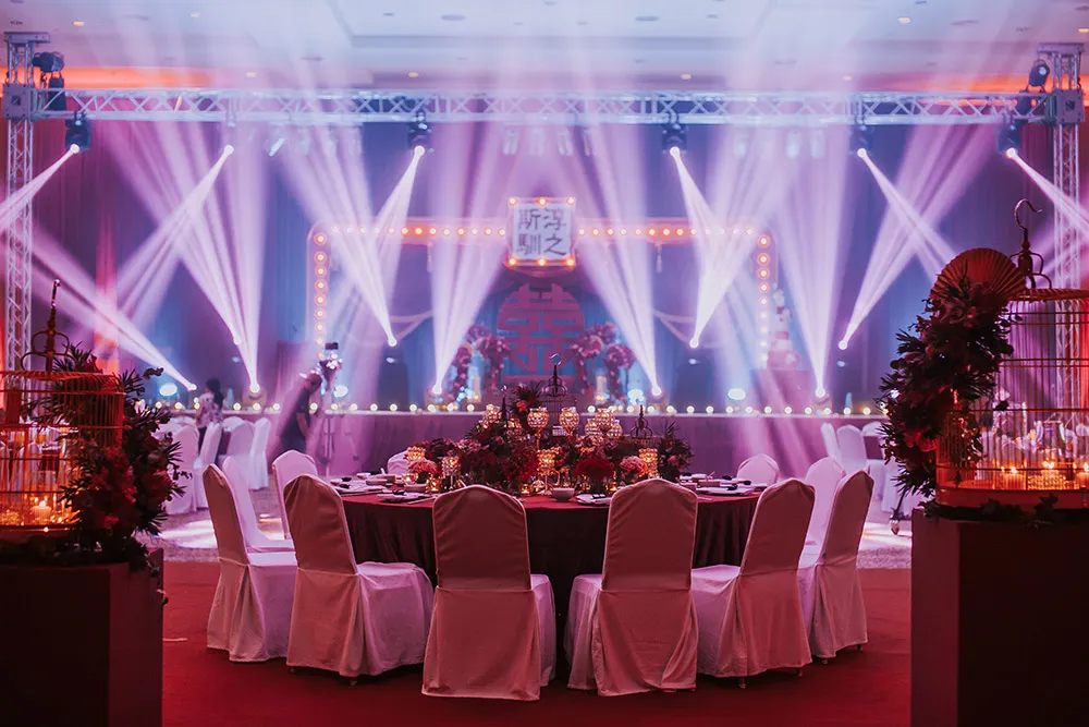 Photo by Louis Loo Photography. theweddingnotebook.com