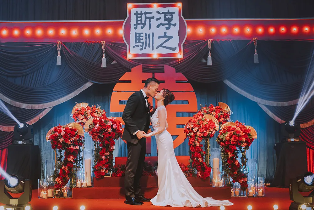 Photo by Louis Loo Photography. theweddingnotebook.com