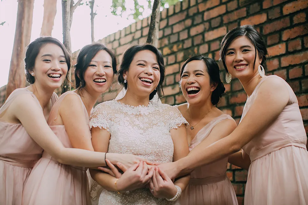 Photo by Hellojanelee Photography. theweddingnotebook.com