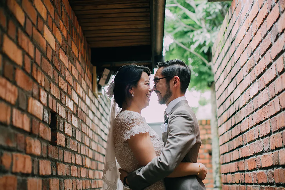 Photo by Hellojanelee Photography. theweddingnotebook.com