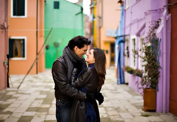 Burano, Venice. 16 Colourful Places In The World For Your Bridal Portraits. theweddingnotebook.com