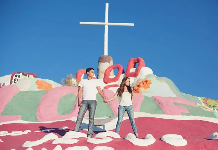 Salvation Mountain, California. 16 Colourful Places In The World For Your Bridal Portraits. theweddingnotebook.com