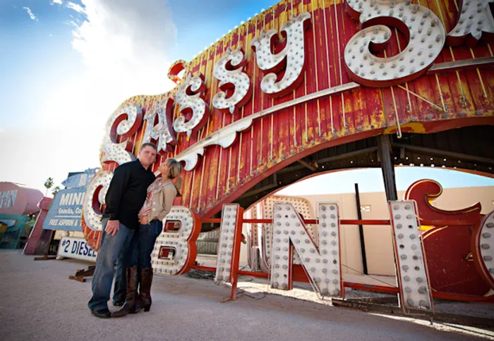 Las Vegas. 16 Colourful Places In The World For Your Bridal Portraits. theweddingnotebook.com