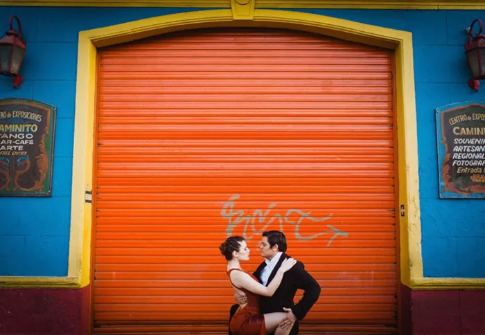 La Boca, Buenos Aires. 16 Colourful Places In The World For Your Bridal Portraits. theweddingnotebook.com