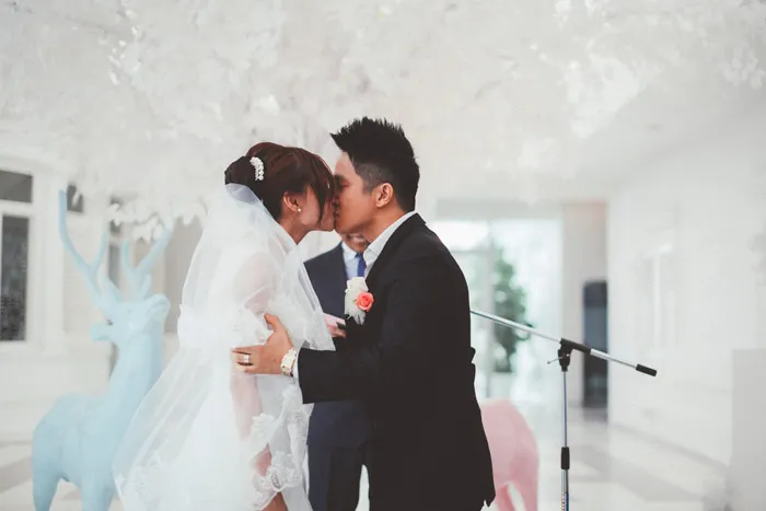 Photo by Heartpatrick Photography. theweddingnotebook.com