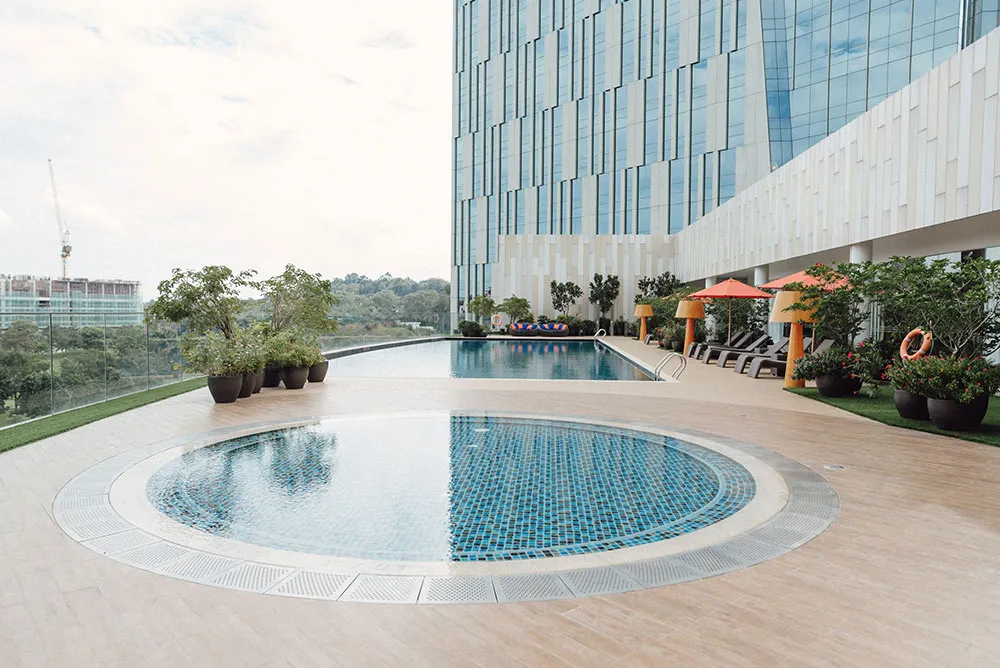 Le Meridien Putrajaya. Photography by Peter Herman Photography. Styling by The Wedding Notebook. theweddingnotebook.com