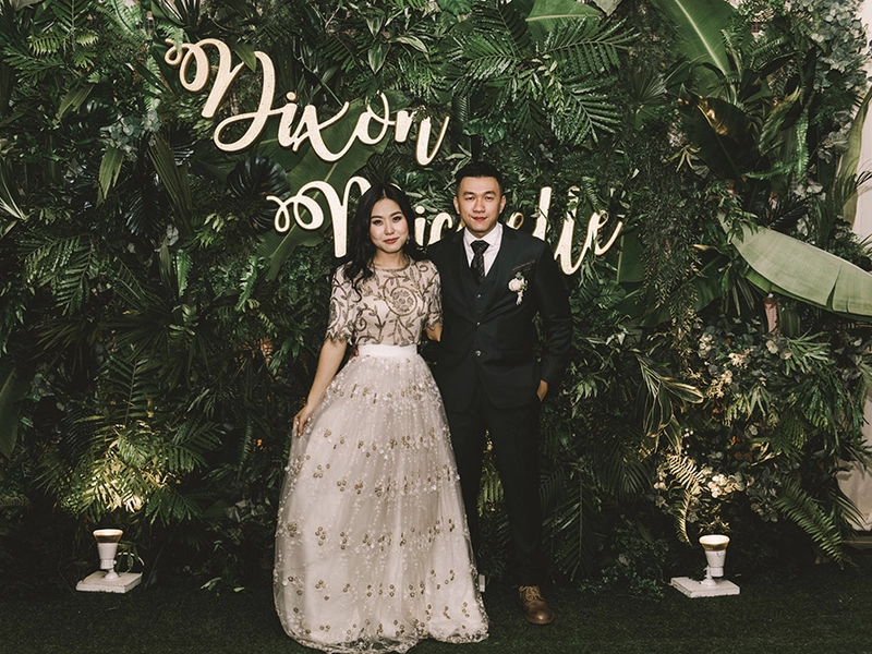 Contemporary Indoor Rainforest Wedding at Borneo Convention Centre