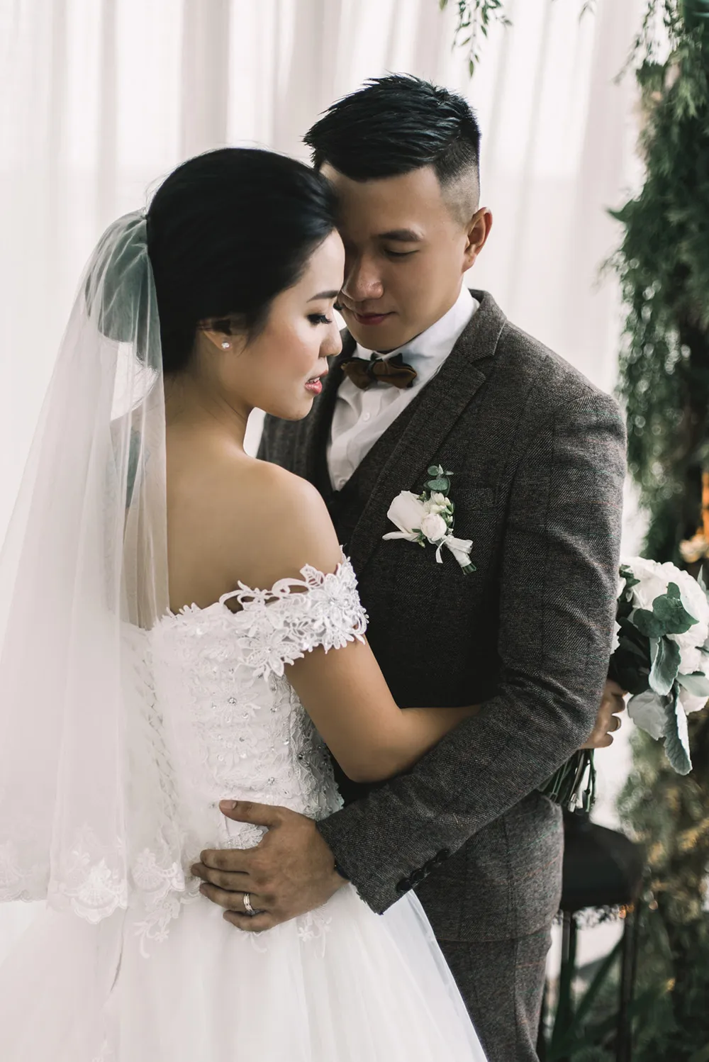 Photo by Andy Phe Photography. theweddingnotebook.com