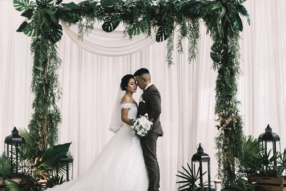 Photo by Andy Phe Photography. theweddingnotebook.com