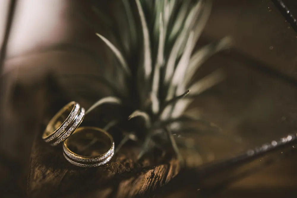 Photo by Andy Phe Photography. theweddingnotebook.com