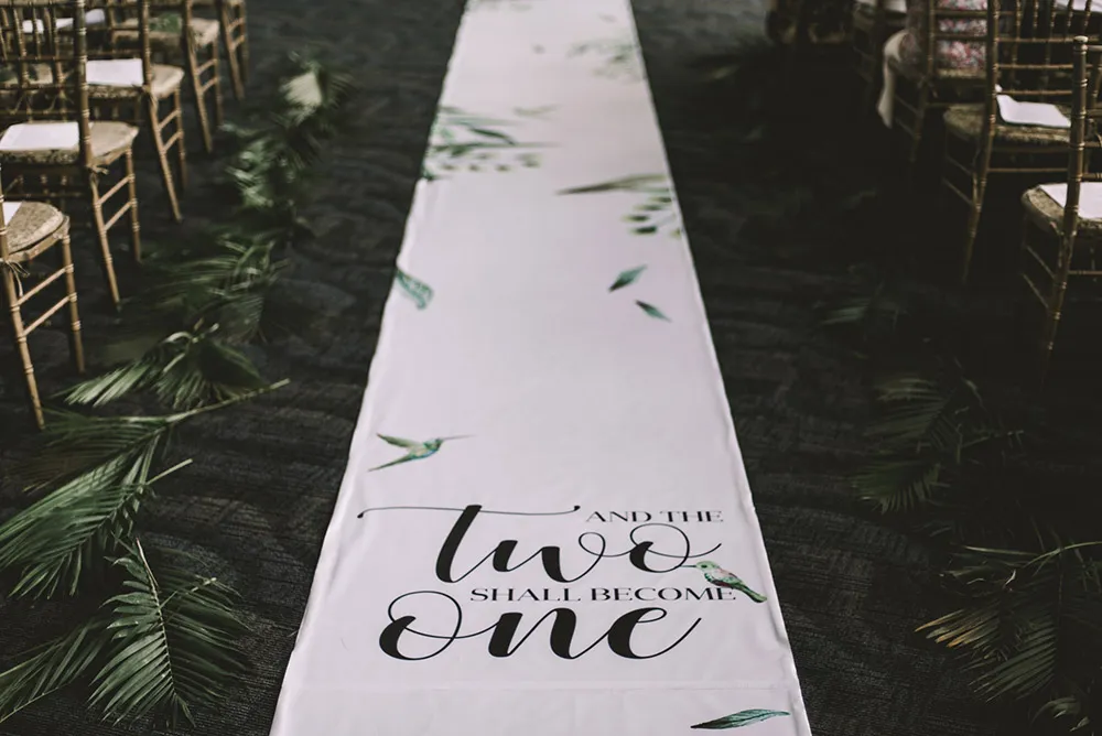 Photo by Andy Phe Photography. theweddingnotebook.com