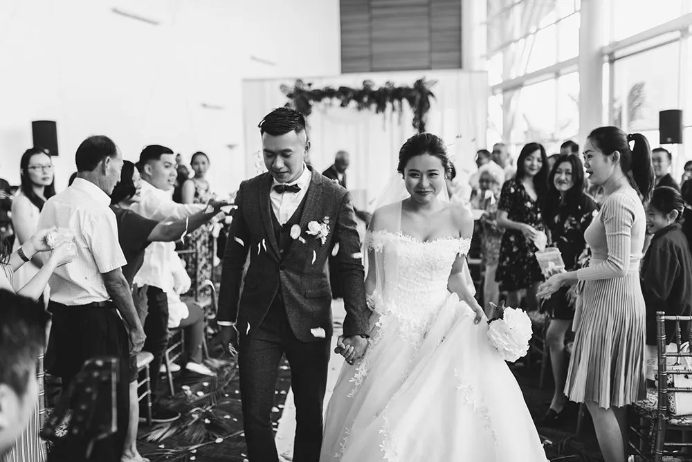 Photo by Andy Phe Photography. theweddingnotebook.com