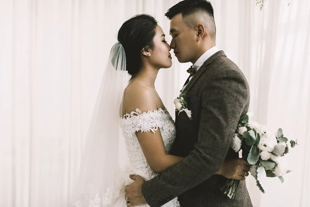 Photo by Andy Phe Photography. theweddingnotebook.com