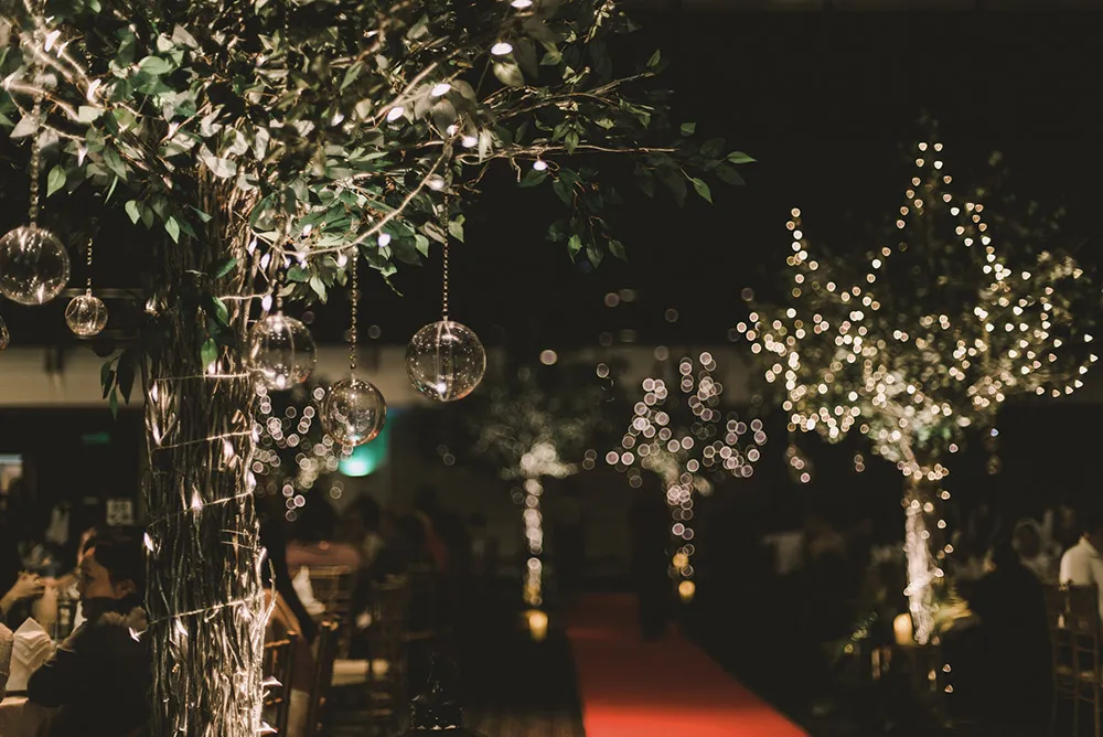 Photo by Andy Phe Photography. theweddingnotebook.com