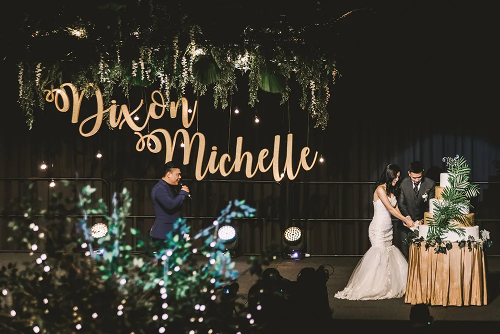 Photo by Andy Phe Photography. theweddingnotebook.com