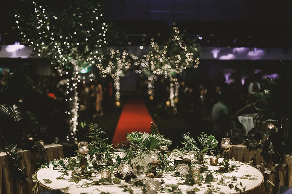 Photo by Andy Phe Photography. theweddingnotebook.com