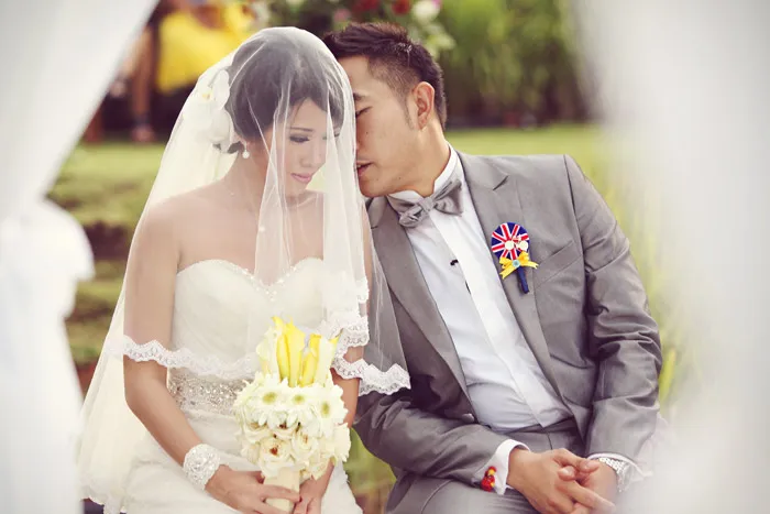 Photography by Axioo. theweddingnotebook.com
