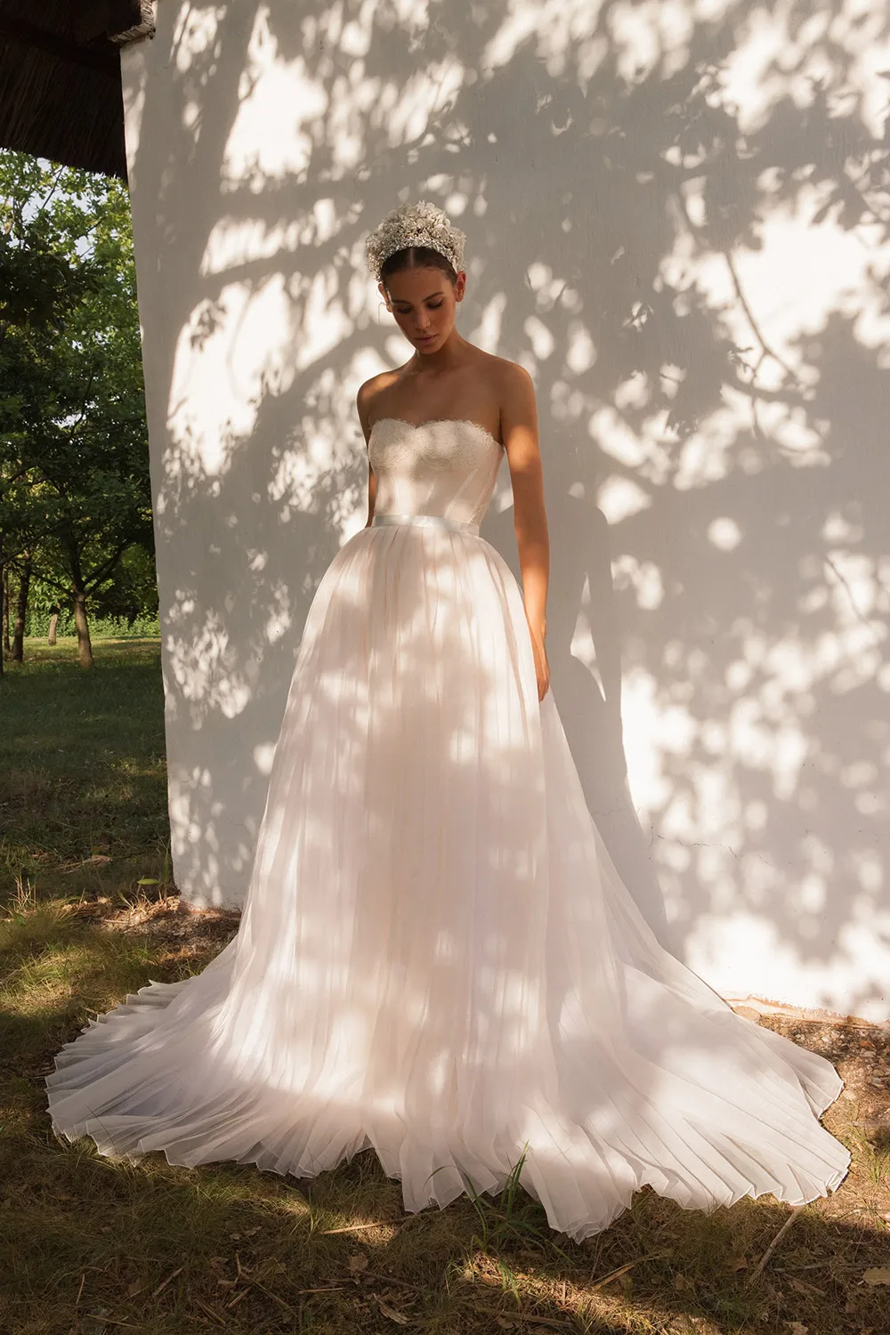 Daalarna Fall 2020 Bridal Collection. theweddingnotebook.com