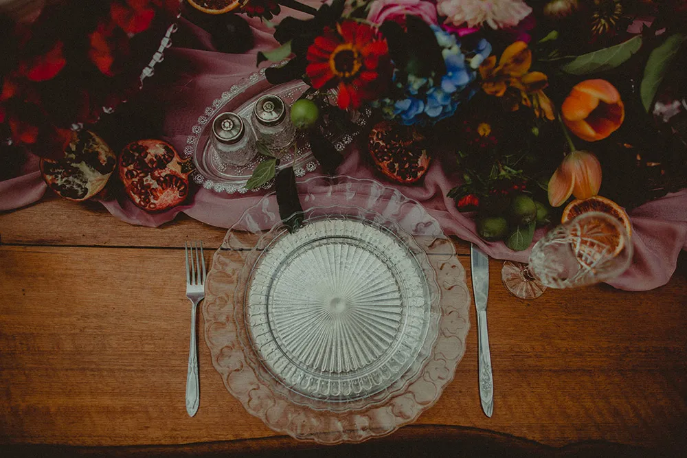 Photo by Wedding Gallery Studio. theweddingnotebook.com