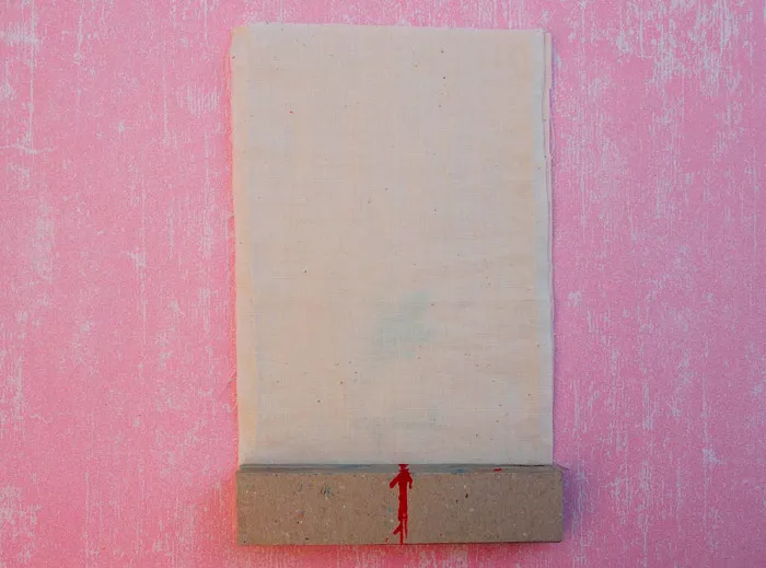 DIY tutorial for fabric favour bags. theweddingnotebook.com