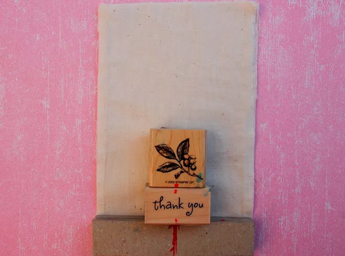DIY tutorial for fabric favour bags. theweddingnotebook.com