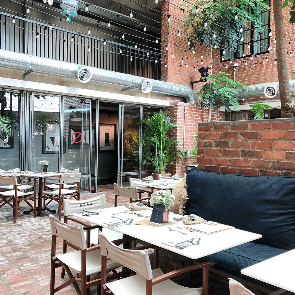 Photo by CJ Photography. theweddingnotebook.com