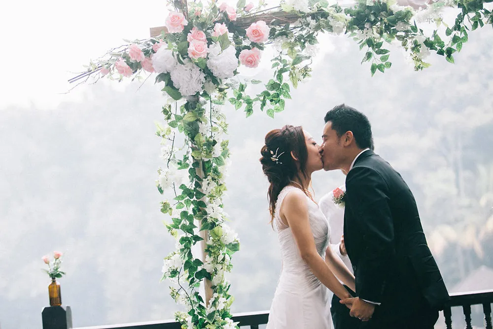 Dennis Yap Photography. theweddingnotebook.com