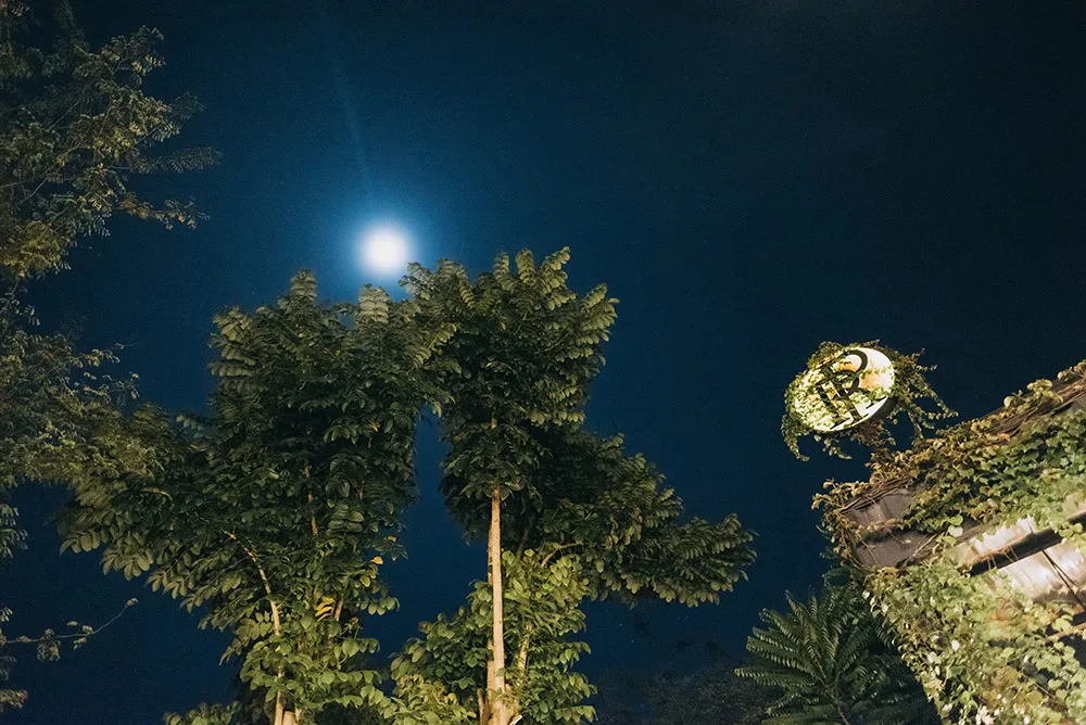 Photo by Peter Herman Photography. theweddingnotebook.com