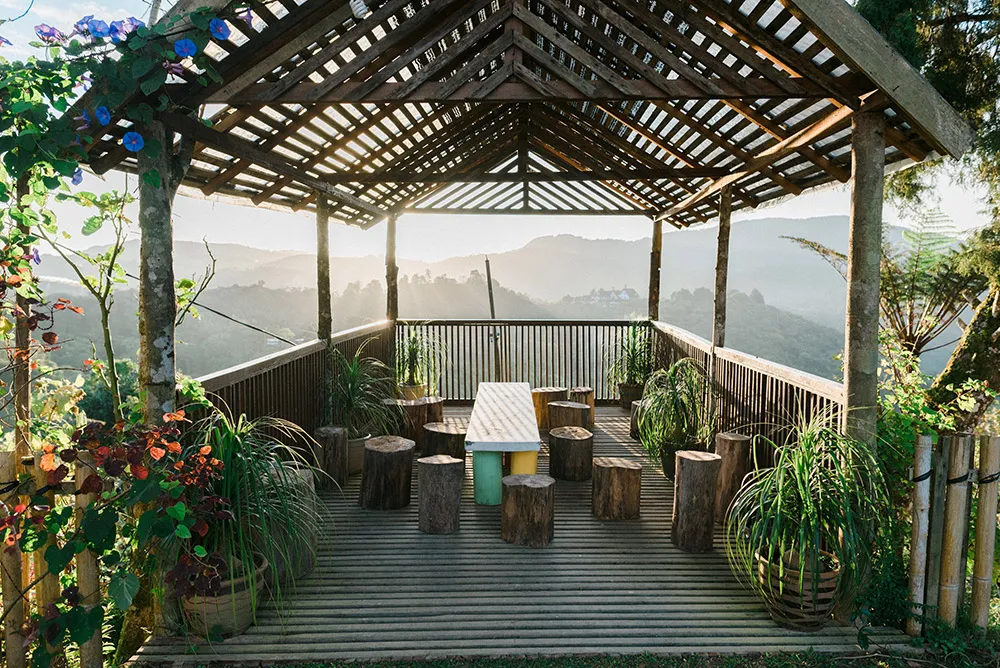 Photo by Peter Herman Photography. theweddingnotebook.com