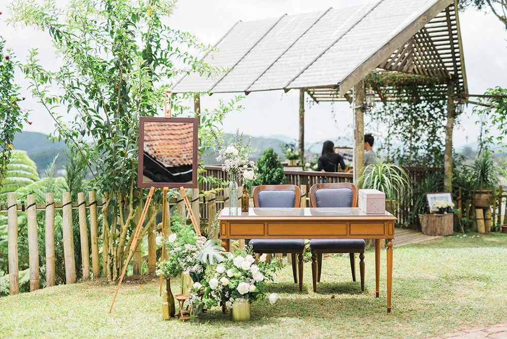 Photo by Peter Herman Photography. theweddingnotebook.com