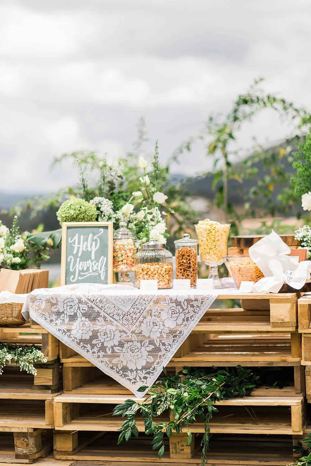 Photo by Peter Herman Photography. theweddingnotebook.com