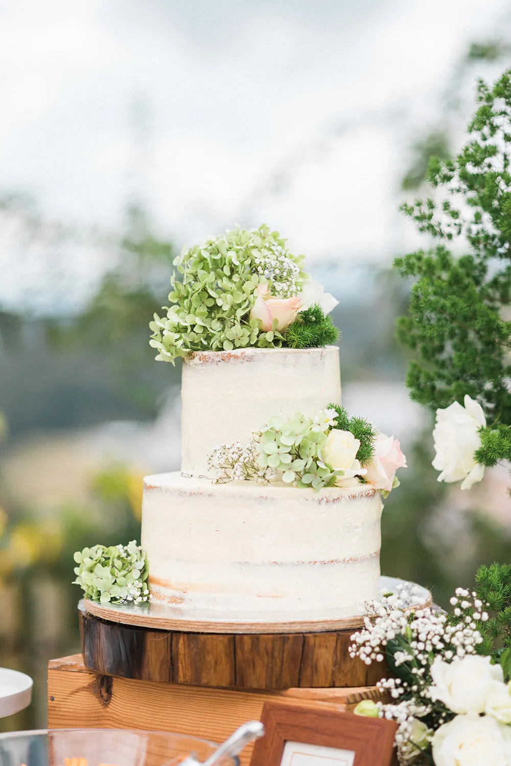 Photo by Peter Herman Photography. theweddingnotebook.com