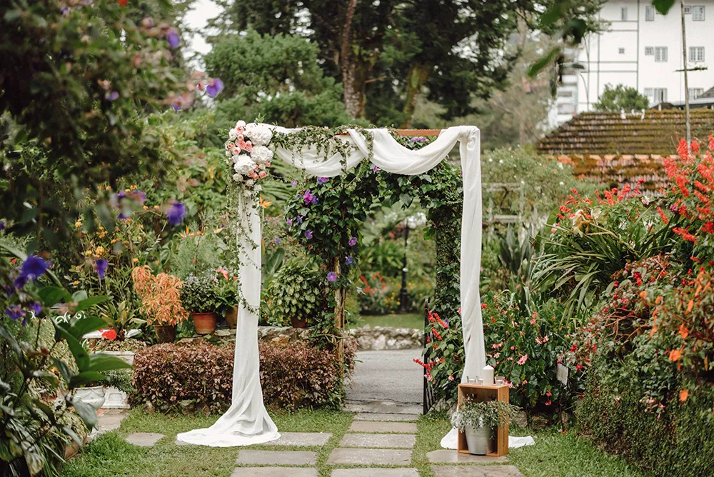 Photo by Peter Herman Photography. theweddingnotebook.com