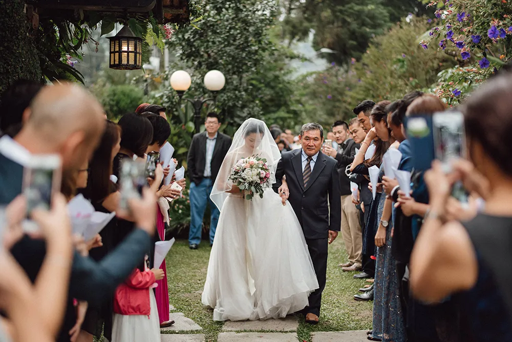 Photo by Peter Herman Photography. theweddingnotebook.com