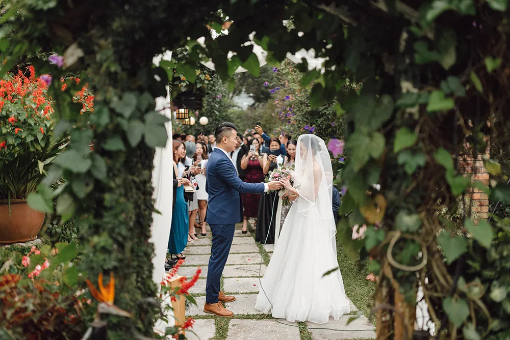 Photo by Peter Herman Photography. theweddingnotebook.com