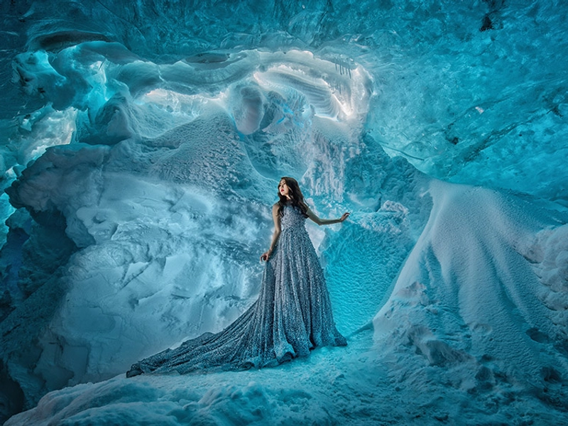 Dramatic and Glamorous Bridal Portraits in Iceland