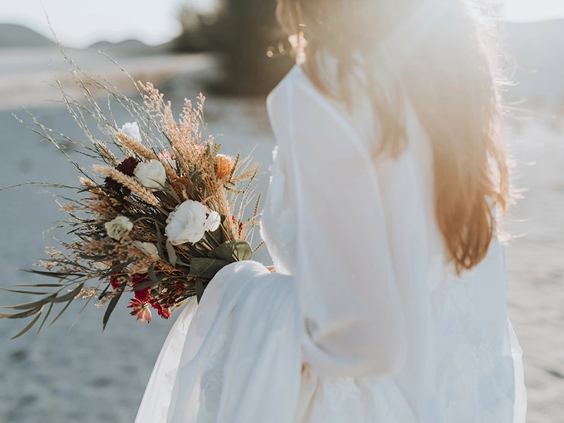 Dreamy and Passionate Bridal Portraits at the Sand Dunes in Malacca