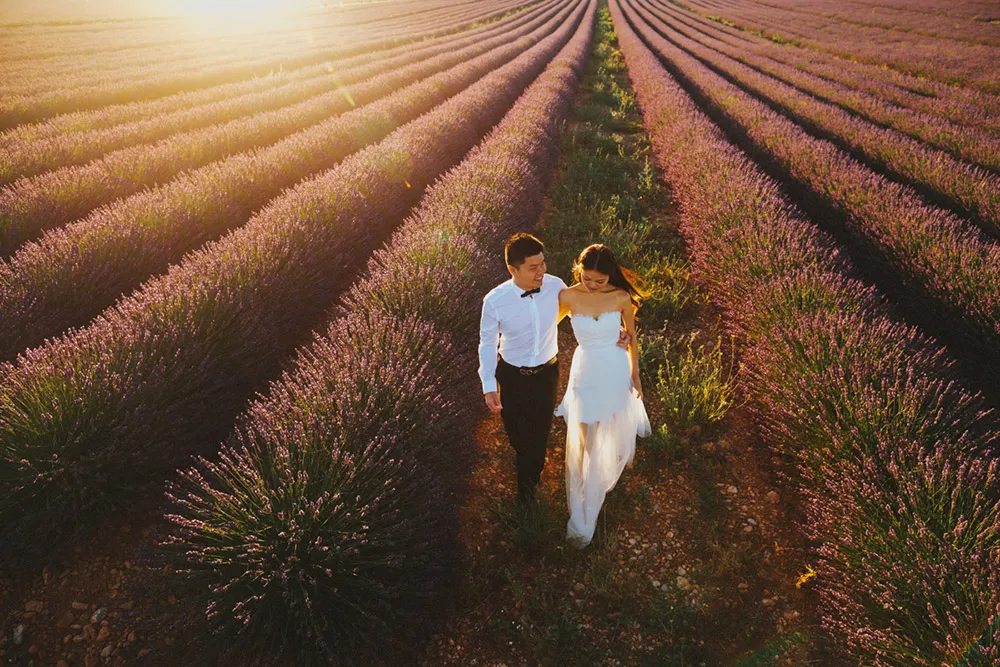 Photo by Synchronal Photography. theweddingnotebook.com