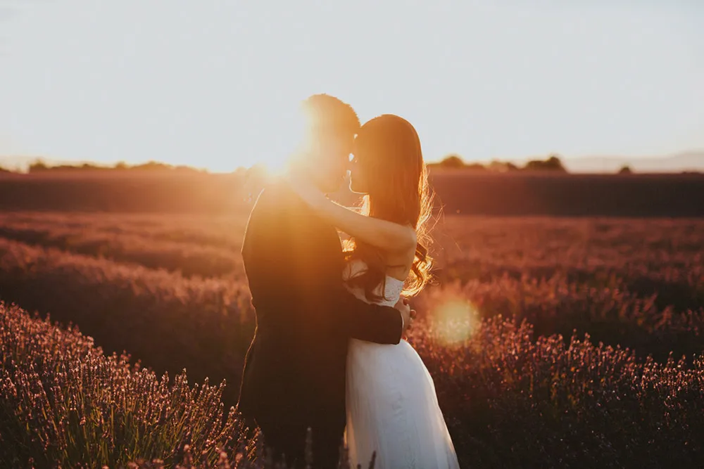 Photo by Synchronal Photography. theweddingnotebook.com