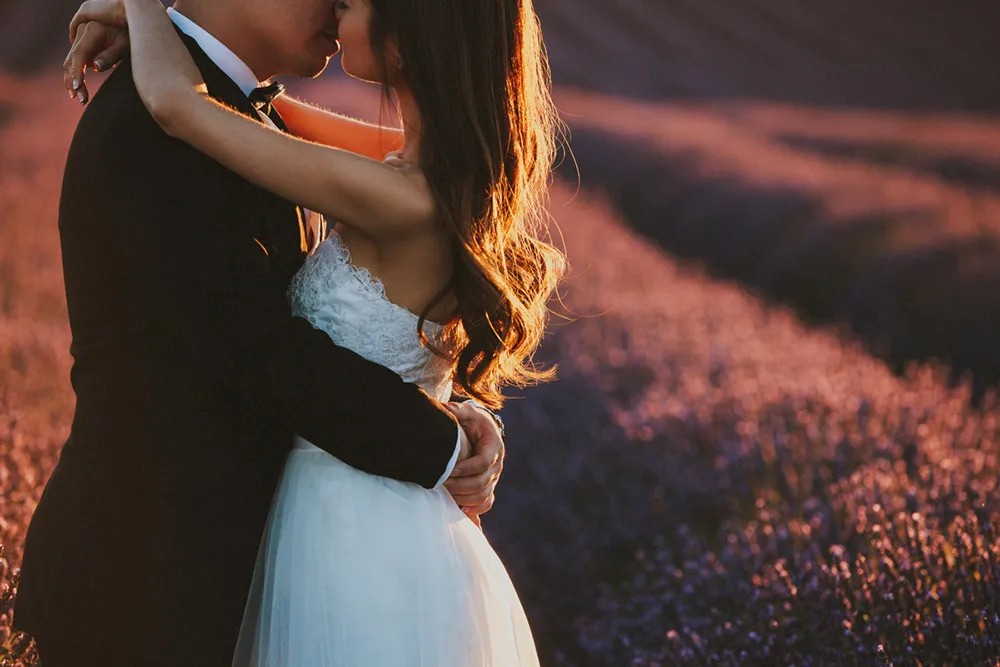 Photo by Synchronal Photography. theweddingnotebook.com