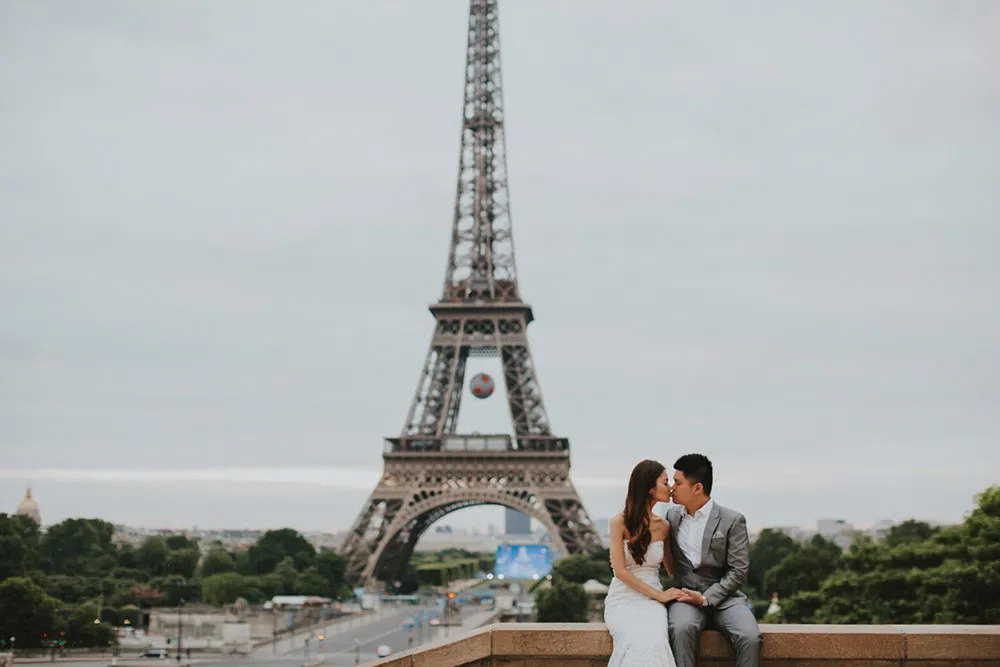 Photo by Synchronal Photography. theweddingnotebook.com