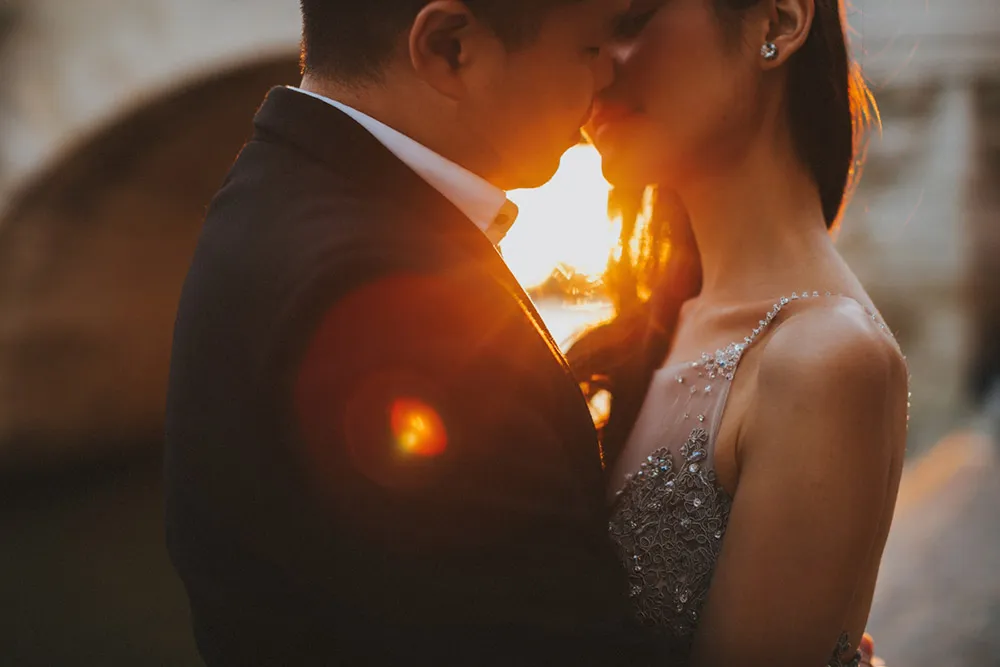 Photo by Synchronal Photography. theweddingnotebook.com