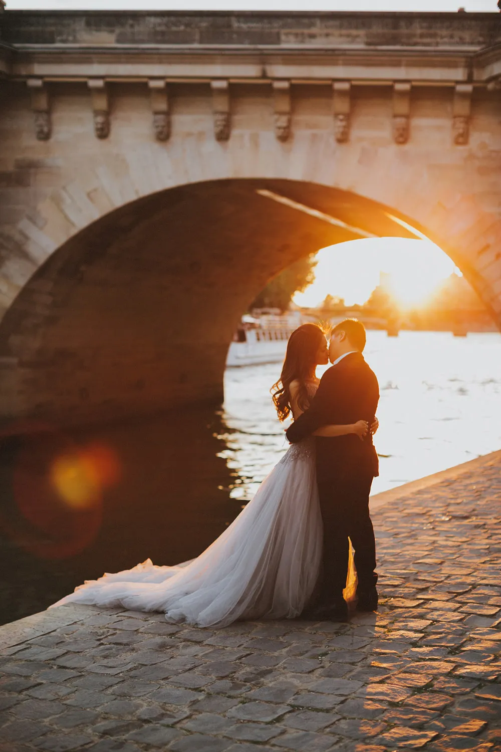 Photo by Synchronal Photography. theweddingnotebook.com