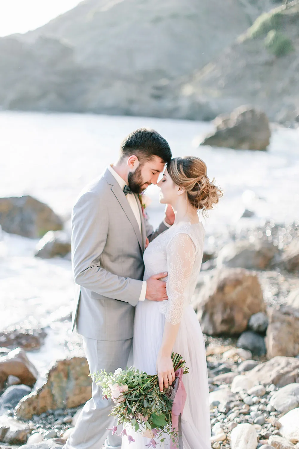 Photo by Alexander Santi. Styling by JR Weddings. theweddingnotebook.com