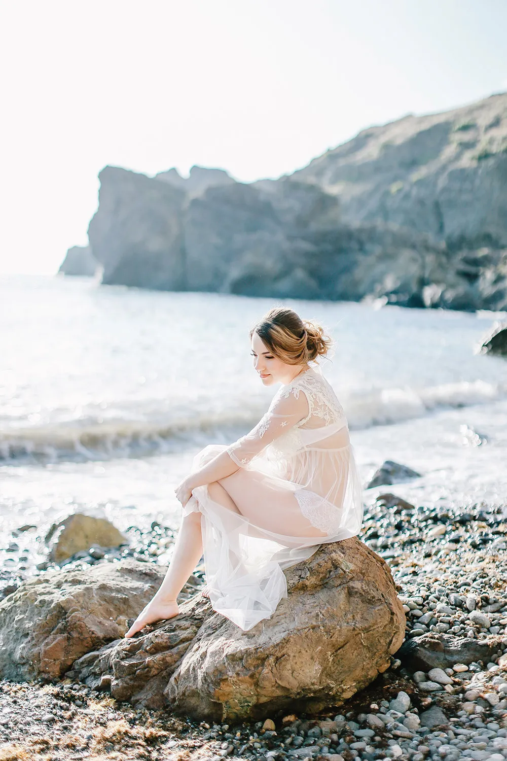 Photo by Alexander Santi. Styling by JR Weddings. theweddingnotebook.com