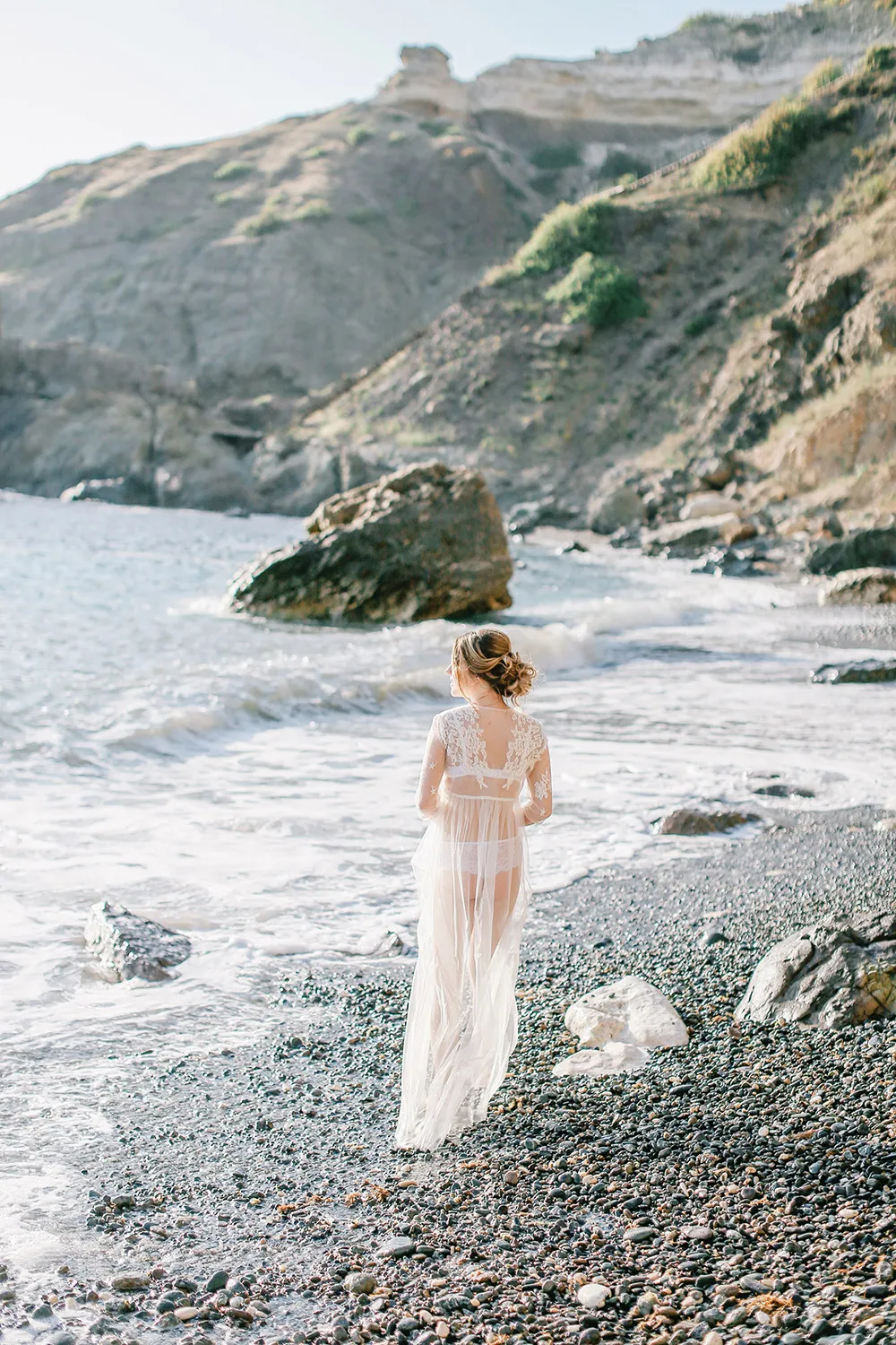 Bridal boudoir. Photo by Alexander Santi. Styling by JR Weddings. theweddingnotebook.com