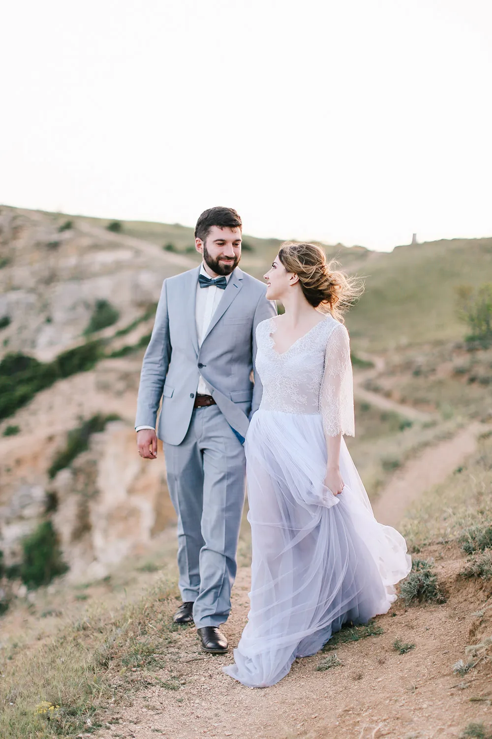 Photo by Alexander Santi. Styling by JR Weddings. theweddingnotebook.com