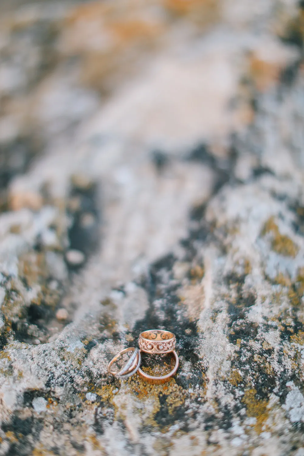 Photo by Alexander Santi. Styling by JR Weddings. theweddingnotebook.com