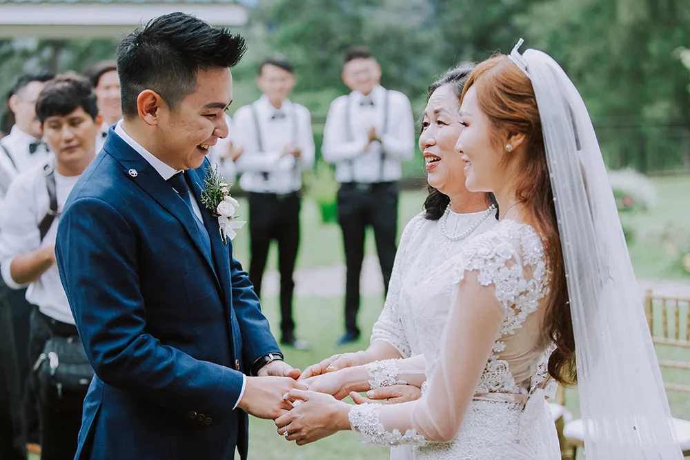 Louis Loo Photography. theweddingnotebook.com