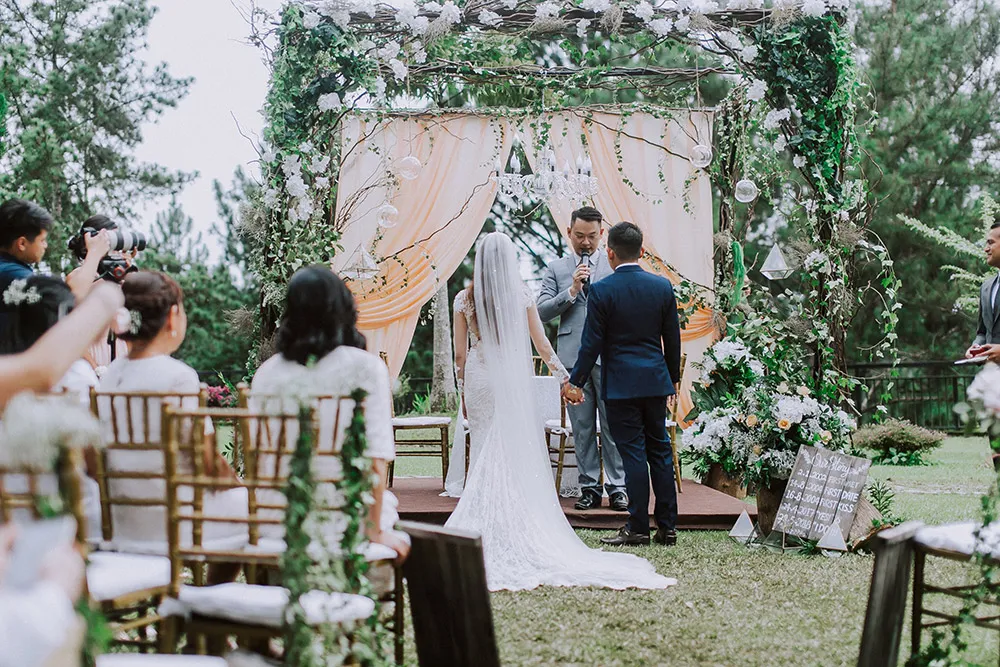 Louis Loo Photography. theweddingnotebook.com